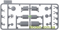 ICM 24018 Набор фигурок: Американские бензиновые грузчики (1910-е) (2 фигуры)