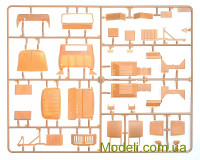 ICM Збірна модель автомобіля ЗіЛ-131 з радянською мотопіхотою