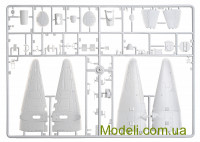 Unimodels 104 Масштабна модель пікіруючого бомбардувальника Пе-2 серія 55 (лижна версія)